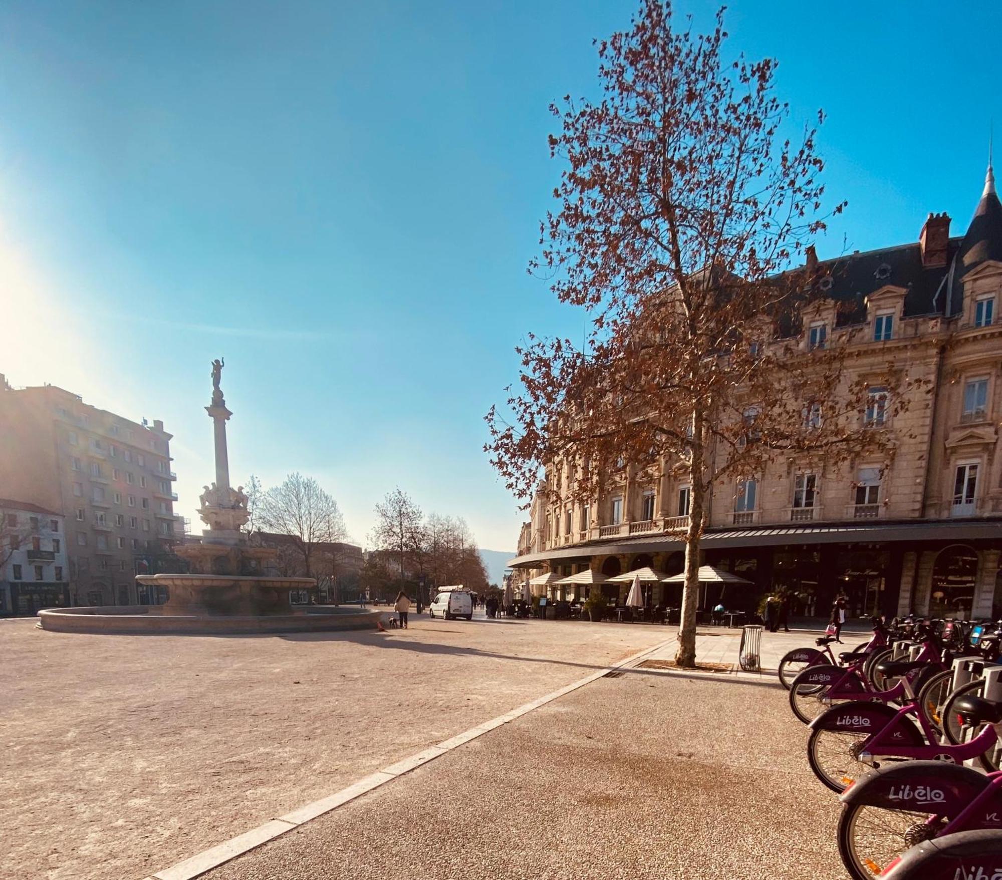 Appartement Centre Ville De Valence Face A La Gare Εξωτερικό φωτογραφία